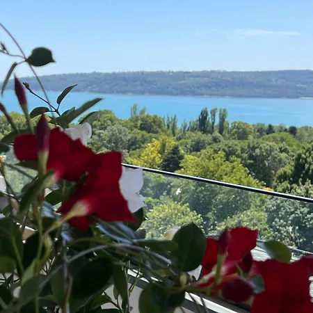 Kolevi Sea Garden Retreat Gazde/Camere de închiriat